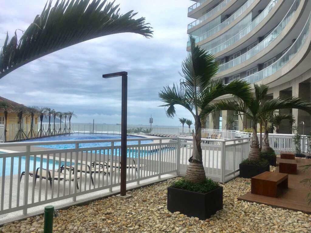Maravilhoso Apto Vista Mar Jacuzzi Wi Fi Pe Areia Santos  Bagian luar foto